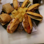 100 Montaditos food