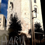 Haru À l'intérieur
