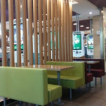 Mcdonald's Roma Capena Dentro