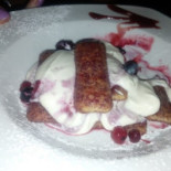 Ara Mellis Comida