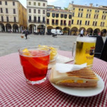 All'ombra Della Piazza Nourriture