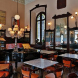 Caffè Della Piazza À l'intérieur