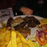 Black White Pub Comida