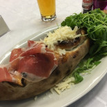 Alberghett Pub food