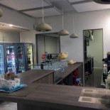 Pizza Mya inside