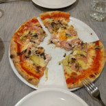 Bella Napoli food