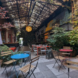 Frida À l'intérieur