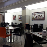 Attiko Cafe Dentro