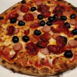 Capitan Pizza food