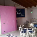 Blue Angels Cafe Dentro