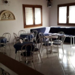 Blue Angels Cafe Dentro