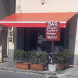 Nanny E Caffè Outside