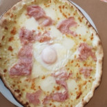 Pizzeria I Portici food