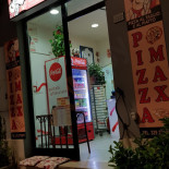 Pizza Max outside