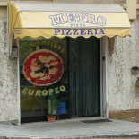 Metro Pizza Ancona Extérieur