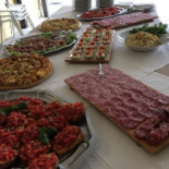 La Signora In Rosso food