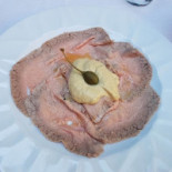 La Signora In Rosso food
