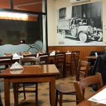 Poldo's Pizza inside