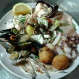 Pizzeria 2002 food