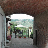 Vineria Porrati outside