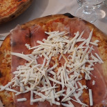 Pizzeria La Rusticana food