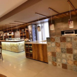 Bhotel Nourriture