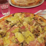 Pizzeria La Rosa food