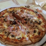 La Grotta Comida