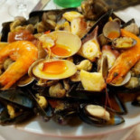 Un Posto Al Sole food