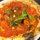 Hell's Pizza Comida