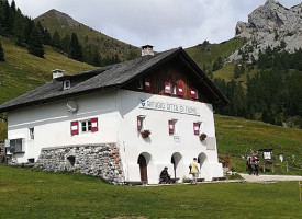 Rifugio Citta Di Fiume food