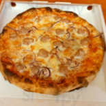 Pizza Dal Capitano food