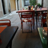Ofizial À l'intérieur