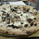 Viro' Pizzeria food