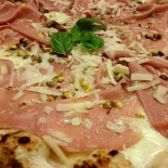 Viro' Pizzeria food