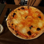 Pizzeria Royal food