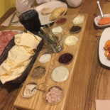 Tigella Bella Este Comida
