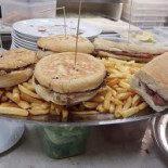 La Sacra Birra Saloon food