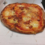 Pizzeria La Tegola food