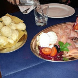 Interno 27 Comida