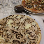 Pizzeria/braceria Il Diavoletto food