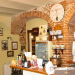 Vineria Bric A Brac inside