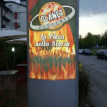 Pizzeria Planet inside