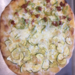 Pizzeria Pizzamania food