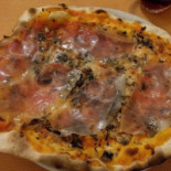 Pizzeria La Locomotiva food