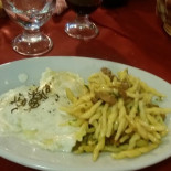 Hosteria Del Tritone food