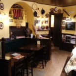 Old Arthur's Pub Pizzeria Dentro