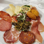 Da Moretti food