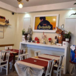 Cafè Chapeau food