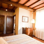 Locanda Poggioleone inside